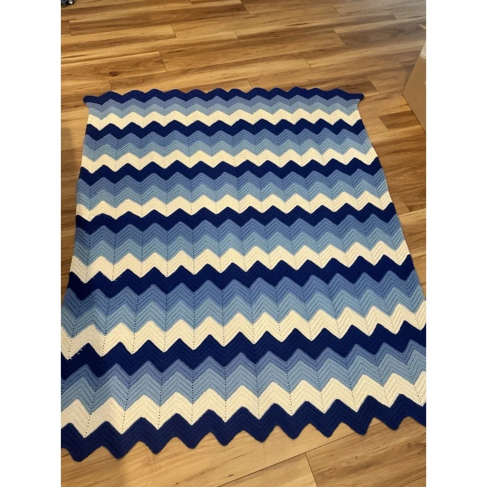 Handmade Blanket Afghan Throw Blue White Chevron Wave Ripple Cottage Costal
